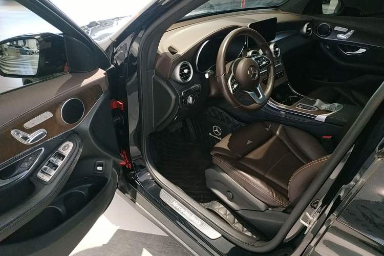 Used Mercedes-Benz GLC 2020 GLC 260 L 4MATIC Luxury Model Driver Seat