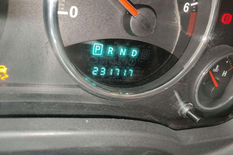 Used Jeep Compass 2013 2.0L two-wheel drive luxury version Odometer Close Up