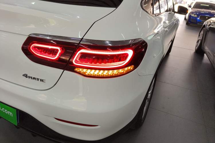 Used Mercedes-Benz GLC Coupe 2020 GLC 260 4MATIC Coupe SUV Exterior 3