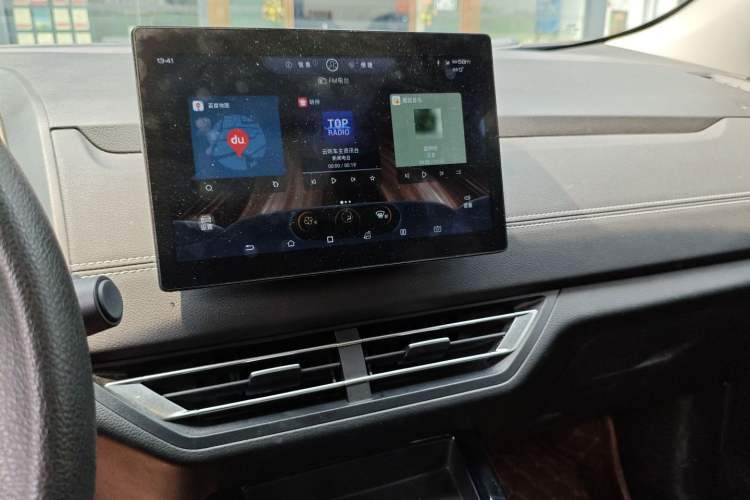 Used BYD Yuan New Energy 2019 EV360 Smart Connect Enjoyment Model Audio And AC Panel