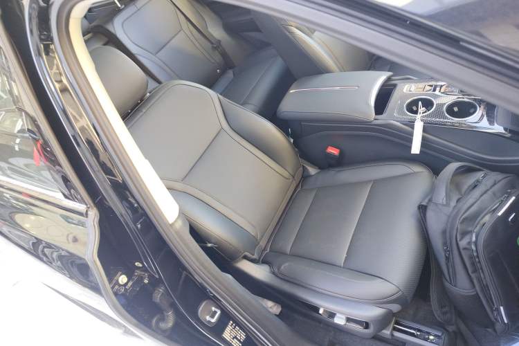 Used Hongqi HS3 PHEV 2025 Model 125km Jingwei 2 Millionth Anniversary Edition
