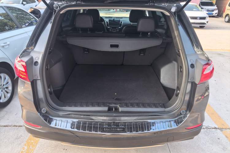 Used Chevrolet Equinox 2018 535T Automatic Chijie Edition Trunk