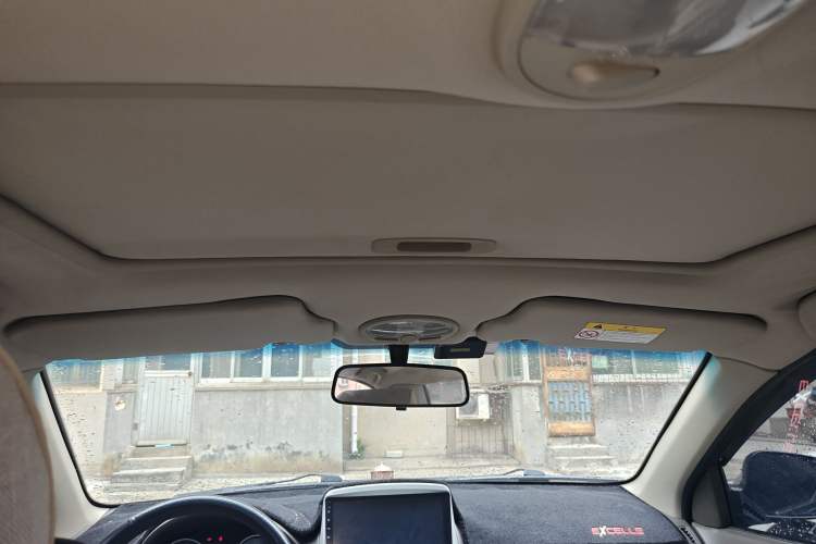 Used Buick Excelle 2015 1.5L Manual Classic Trim
