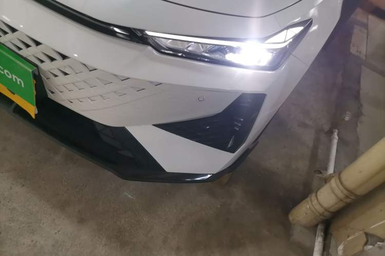 Used CHANGAN UNI-V 2024 1.5T Prestige Sport Edition
