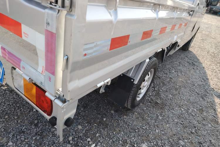 Used Wuling Zhiguang Small Truck 2023 1.5L Double-Cab LAR