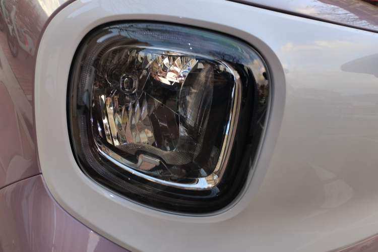 Used Bestune Pony 2026 222km Colorful Horse Right Front Headlight