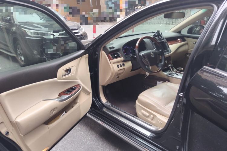 Used Toyota Crown 2012 2.5L Royal Leather Edition
