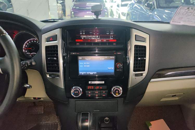 Used Mitsubishi Pajero (Parallel Import) 2017 V97 3.8L 5-Door GLS Model with Sunroof – U.S. Specification