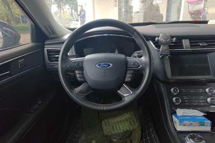 Used Ford Taurus 2017 Facelifted EcoBoost 245 Fashion Edition Steering Wheel