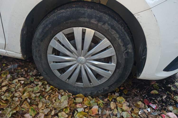 Used Volkswagen Santana 2018 1.5L Manual Fashion Edition Right Front Wheel Hub