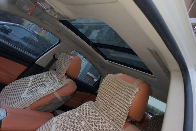 Used Geely Auto Emgrand GT 2016 2.4L Comfort Version Headliner