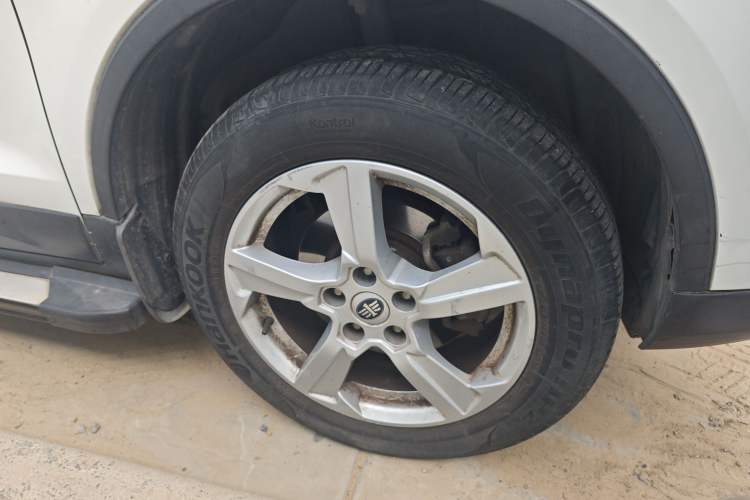 Used Bestune X80 2013 2.0L automatic comfort version
