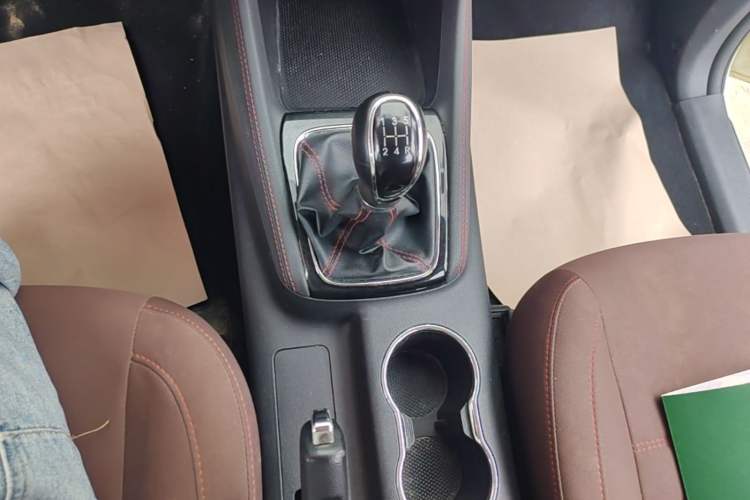 Used CHANGAN OSHAN A800 2017 1.6L Manual Comfort Model
