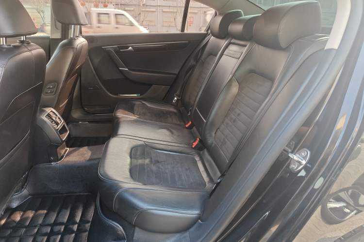 Used Volkswagen Magotan 2016 1.8TSI Luxury Comfort Model
