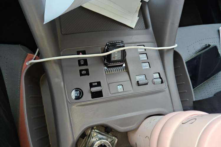 Used BYD Song PLUS New Energy 2025 EV 520km Luxury Version Gear Lever