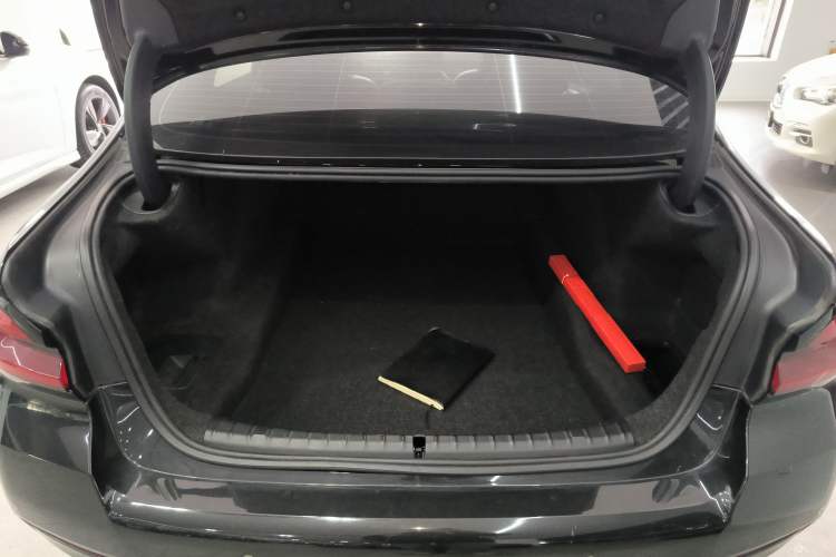 Used BMW 5 Series 2021 Facelifted 530Li Leading Edition M Sport Package