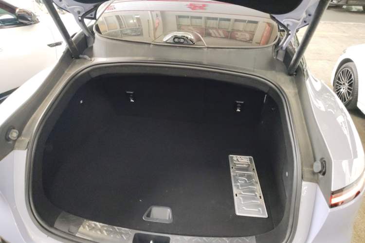 Used Avatr 06 2025 Pro Range-Extended Edition Trunk