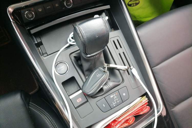 Used Citroen C5 2017 350THP Automatic Luxury Model Gear Lever