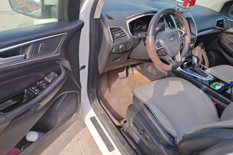 Used Ford Edge 2016 EcoBoost 245 Four-Wheel Drive Titanium Edition 7-Seater
