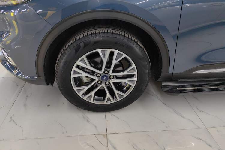 Used Ford Escape 2020 EcoBoost 245 Two-Wheel-Drive Titanium Edition
