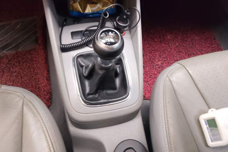 Used Volkswagen Bora 2011 1.6L Manual Comfort Version Gear Lever