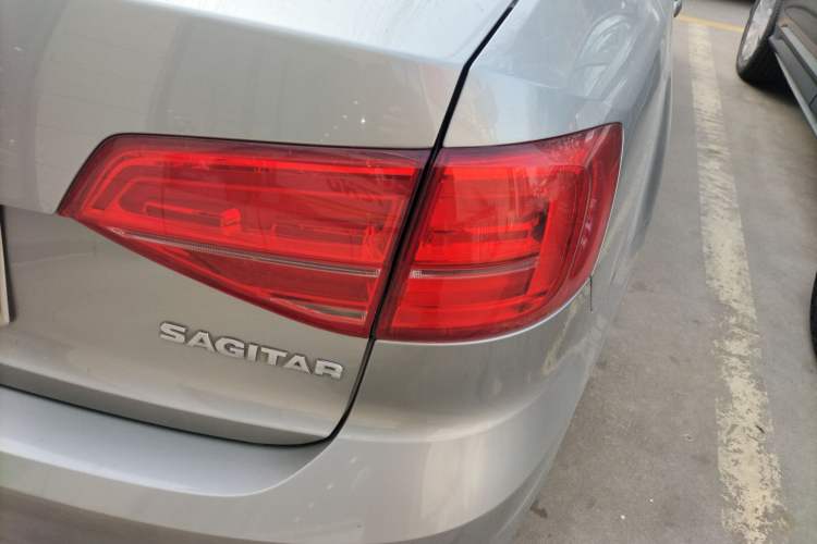 Used Volkswagen Sagitar 2015 1.6L Automatic Comfort Model
