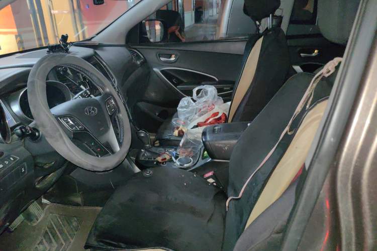 Used Hyundai Santa Fe 2017 2.0T Automatic All-Wheel Drive Smart 7-Seater
