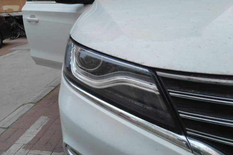 Used Roewe RX5 2016 Revised Version 20T Two-Wheel Drive Manual Transmission Luxury Edition
