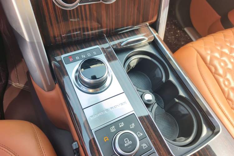 Used Land Rover Range 2014 3.0 TDV6 Vogue Gear Lever