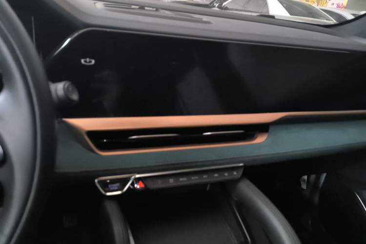 Used Geely Auto Monjaro L 2021 2.0TD DCT EVO Two-Wheel Drive Prestige Version Audio And AC Panel