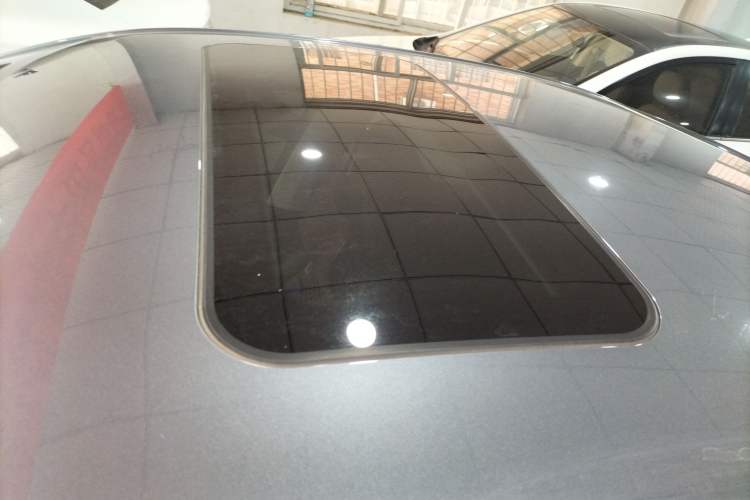 Used Roewe i5 2023 1.5L CVT Luxury Edition Roof