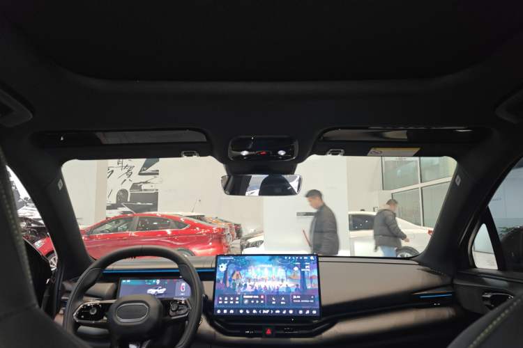 Used Lynk & Co 06 EM-P 2024 EM-P 126 Long-Range Max