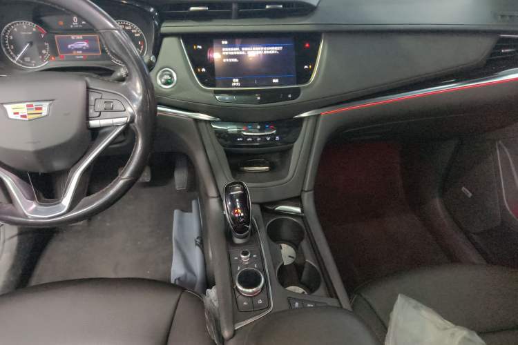 Used Cadillac XT6 2021 28T Six-Seater Fashion Edition Audio And AC Panel