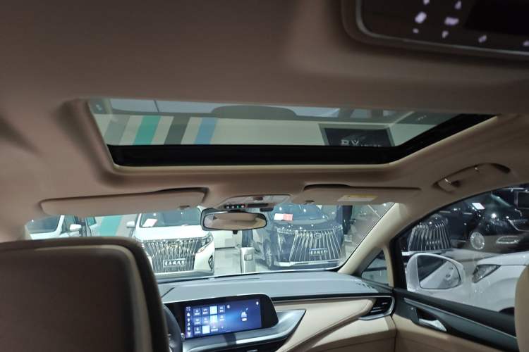 Used Buick GL8 New Energy 2025 Lu Shang Smart Enjoyment Edition 7-Seater Headliner