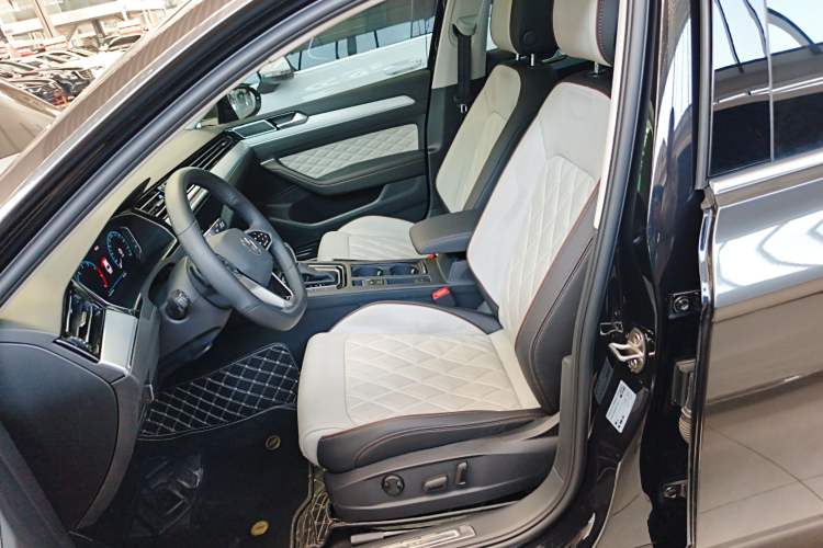 Used Volkswagen Magotan 2023 2 Million Units Commemorative Edition 330TSI DSG Luxury Version
