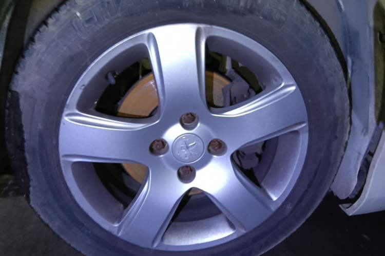 Used Peugeot 308 2014 Enjoy Edition Classic 1.6L Manual YouShang Model Right Front Wheel Hub