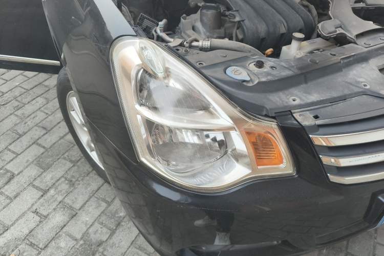Used Nissan Sylphy 2012 Classic 1.6XE Manual Comfort Edition Right Front Headlight