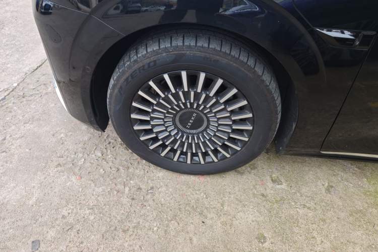 Used Zeekr 009 2024 7-Seater Walk-Through Version Four-Wheel Drive 108 kWh