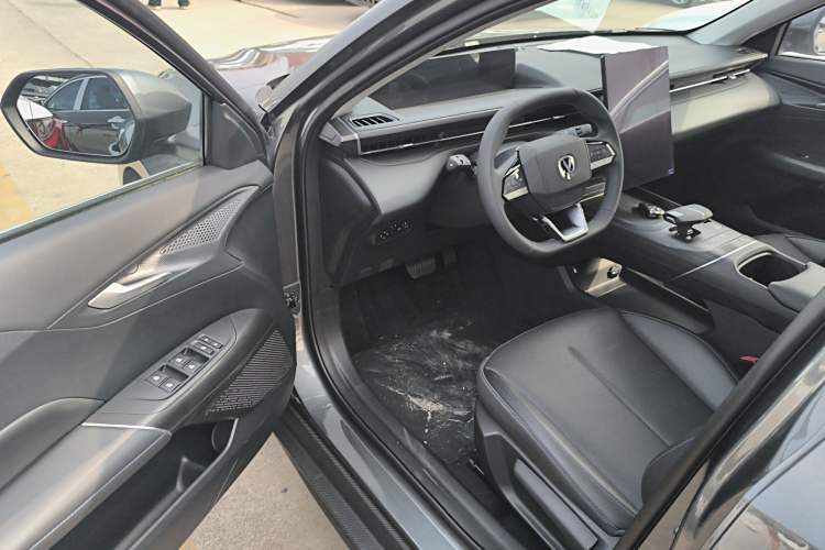 Used CHANGAN Eado 2025 Blue Whale 1.5T 500Bar Prestige Model
