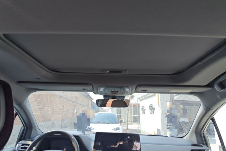 Used Toyota Sienna 2023 2.5L Hybrid Deluxe Edition