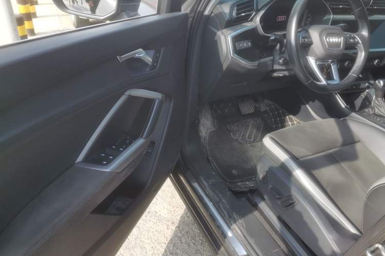 Used Audi Q3 2021 35 TFSI Progressive Dynamic Edition