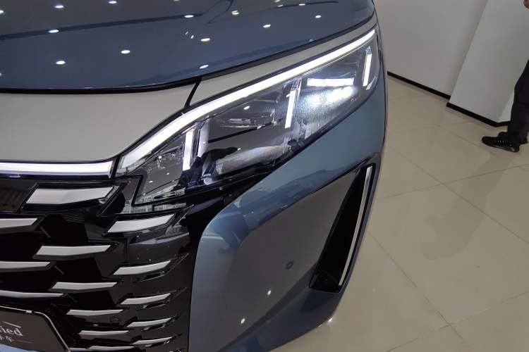 Used BYD Xia 2025 DM-i 1.5T 180km Excellence Model