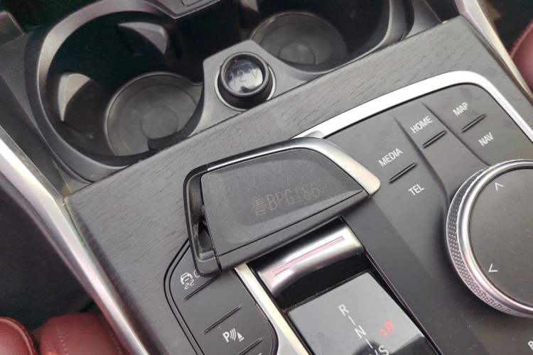 Used BMW 4 Series 2023 425i M Sport Package Interior 1