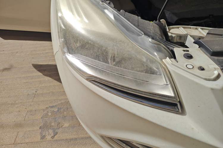 Used Ford Kuga 2015 1.5L GTDi Two-Wheel Drive Fashion Edition Right Front Headlight