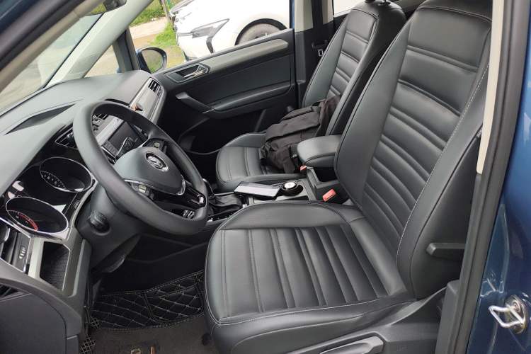 Used Volkswagen Touran 2018 Volkswagen Touran L 280TSI DSG Comfort Edition 7 Seats China V Emission Standard Left Front Seat