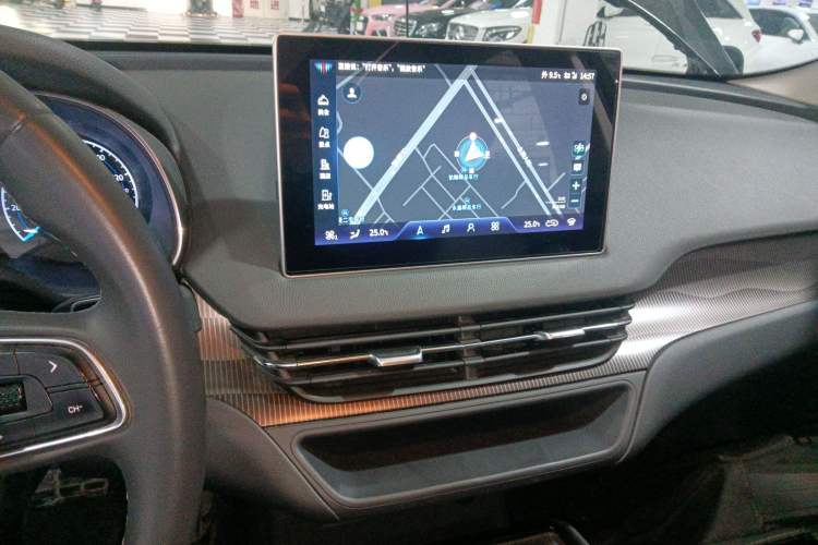 Used Hongqi E-QM5 2022 431 km Charge & Enjoy Edition
