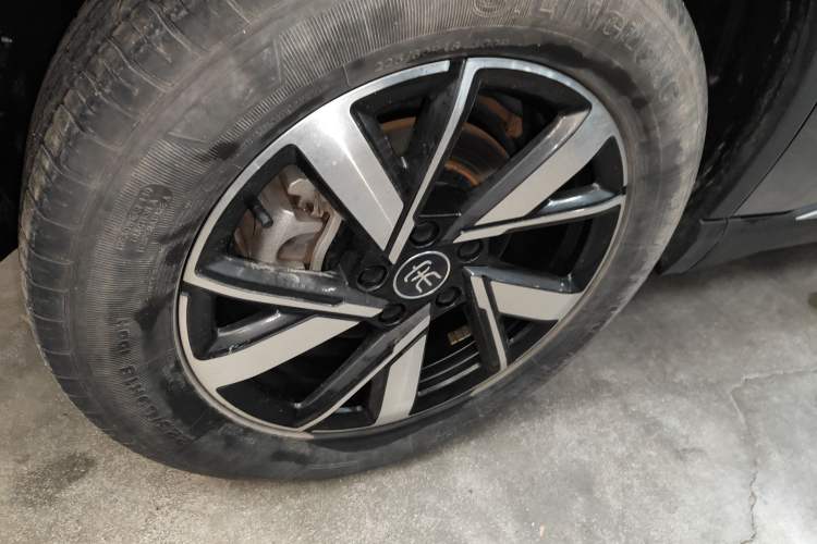 Used BYD Song Pro New Energy 2023 Champion Edition DM-i 71KM Leading Model Right Rear Wheel Hub