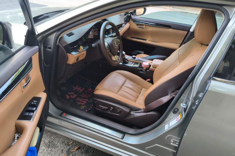 Used Lexus ES 2015 200 Elite Edition Driver Seat