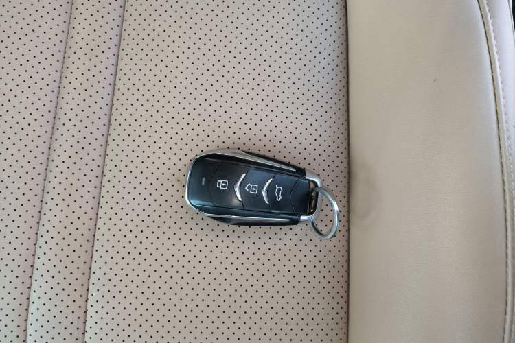 Used Landian E5 2023 1.5L DE-i 100KM Zhenxiang Edition 7-Seater