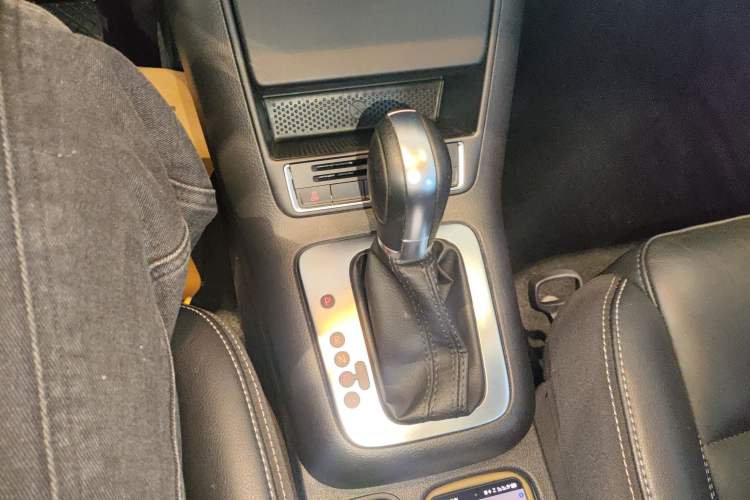 Used Volkswagen Tiguan L 2017 300TSI Automatic Two-Wheel Drive Silk Road Comfort Edition